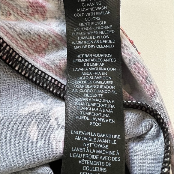 WHBM - Sleeveless Floral Print Top - Size Medium - Picture 7 of 10